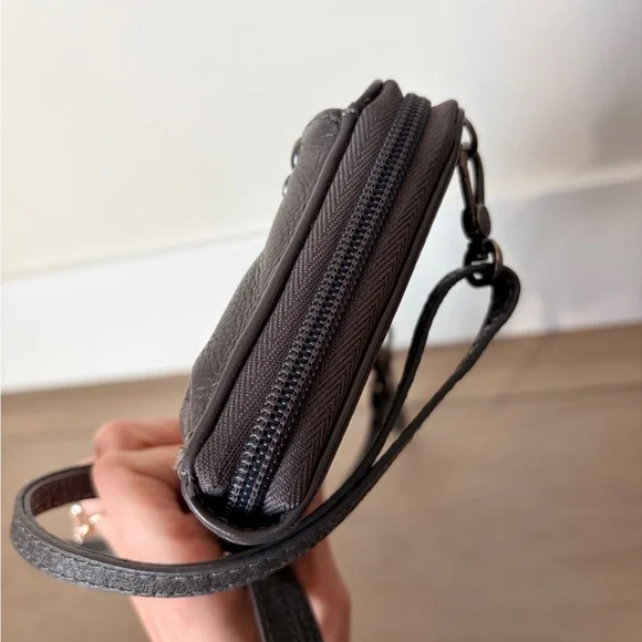 NEW The Sak Iris Large Smartphone Crossbody Wristlet Gray Leather Studded - Picture 6 of 9